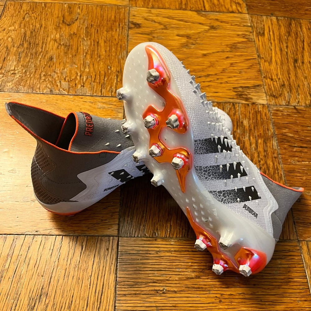 Predator Demonskin soccer cleats. Never been worn